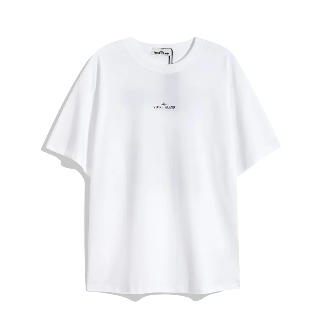 W613#P110💰 [Stone lsland/Stone Island summer new short-sleeved T-shirt with stone ruins print on the back] ⚠️[Original creation, high control of details] Made of 260g combed cotton 32-count double yarn - Simple and basic versatile style, original quality, the first choice for couples. - Made in a large factory, four needles and five threads on the shoulder, neatly routed, high quality workmanship. - Same style for men and women, very versatile, one piece for each hand, the details are clearly visible. Color: Black White Size: M L